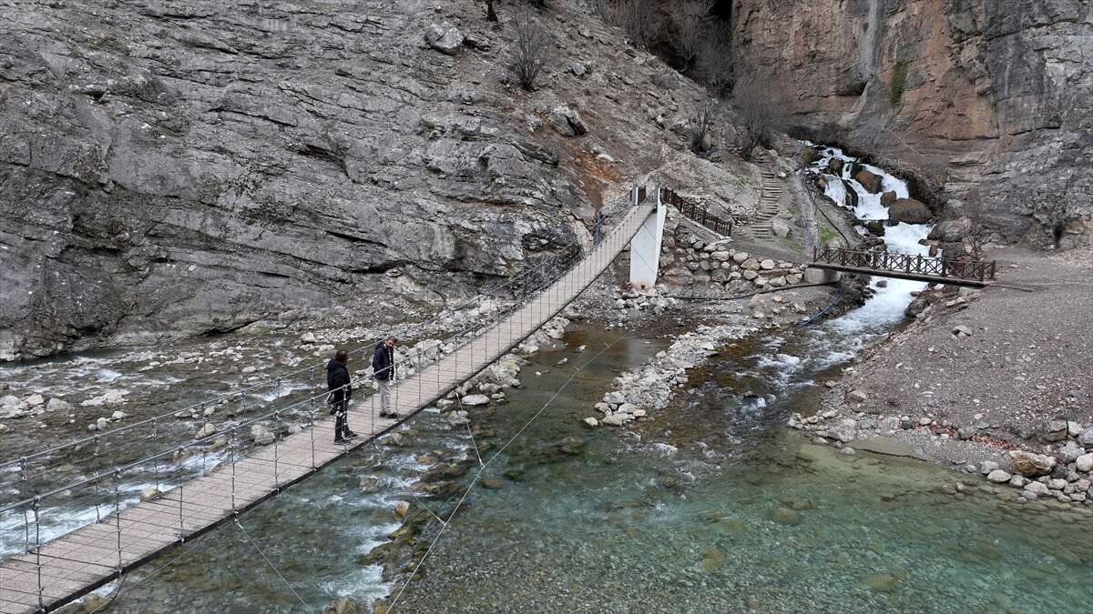 Göksu Şelalesi yeni asma köprüsüyle doğaseverlerin gözdesi oldu 9